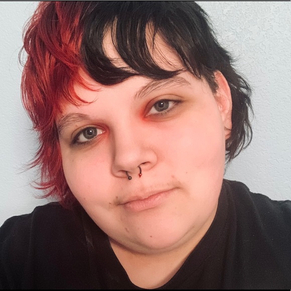 Meet your Posher, Cas - Picture 1 of 1